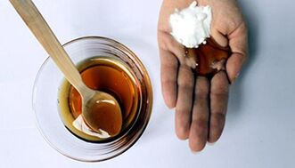Zmes sódy a medu je ľudový liek na zvýšenie krvného obehu v penise